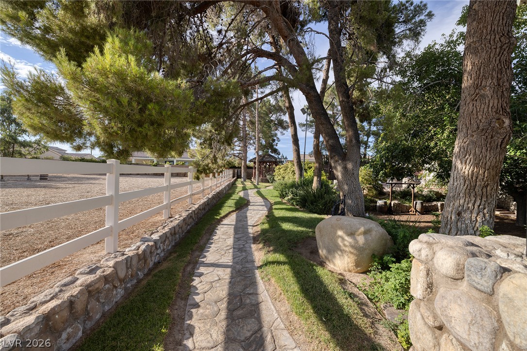 8213 Rancho Destino Road Property Photo 14