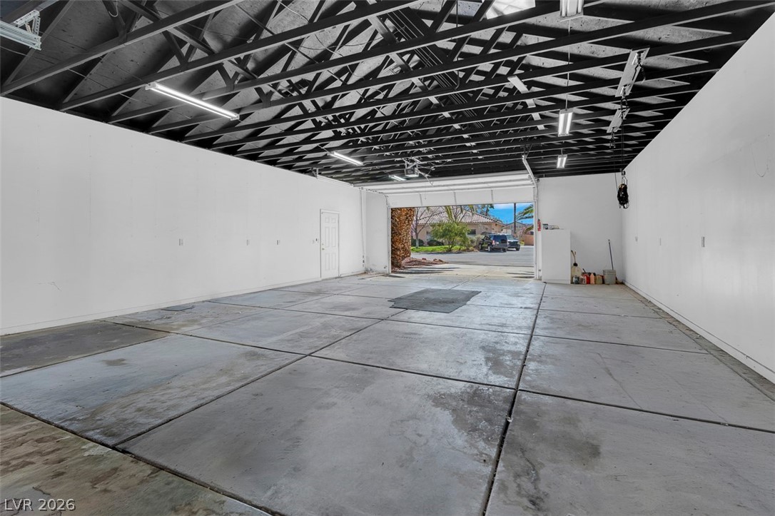 9415 Westwind Road Property Photo 4