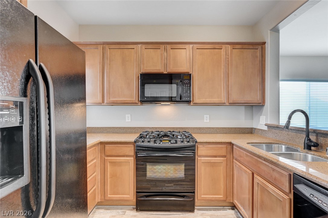 2721 Cheer Pheasant Avenue Property Photo 12