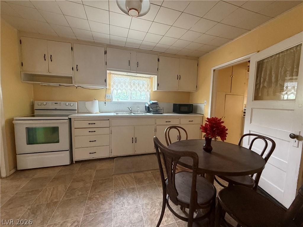 825 Canyon Street Property Photo 4