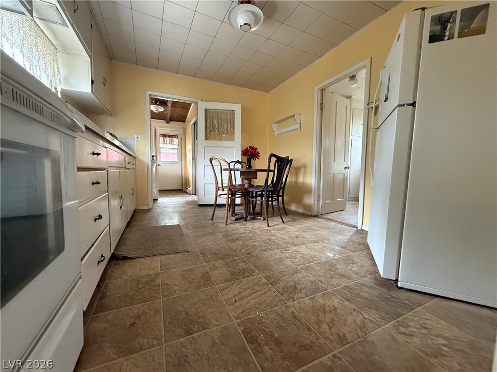 825 Canyon Street Property Photo 5
