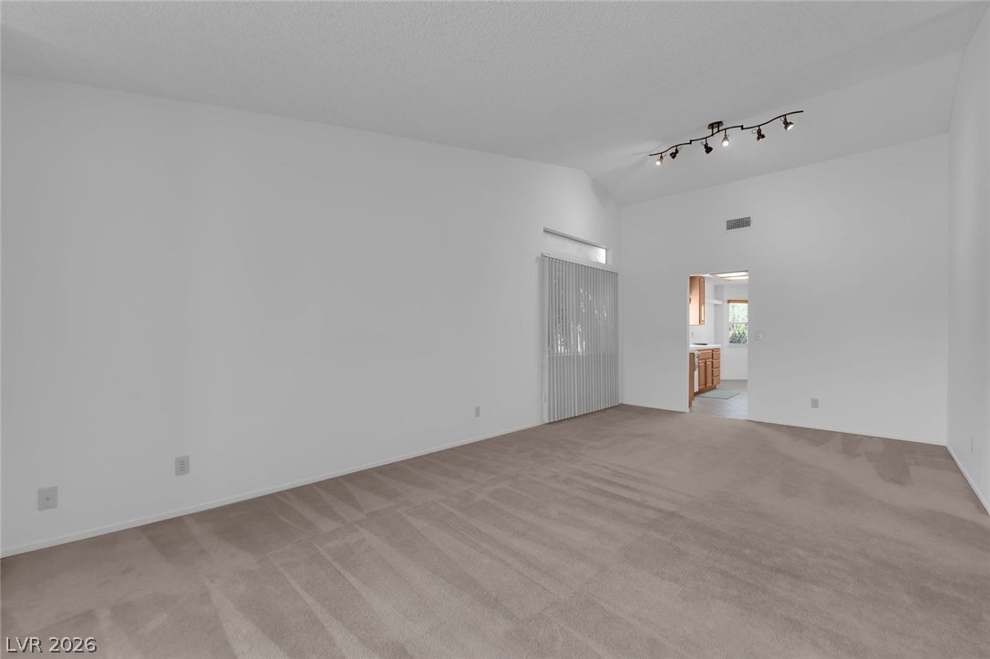 1816 Escondido Terrace Property Photo 8