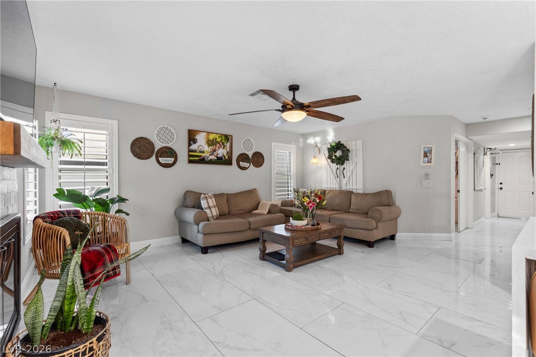 407 Crater Court Property Photo 14