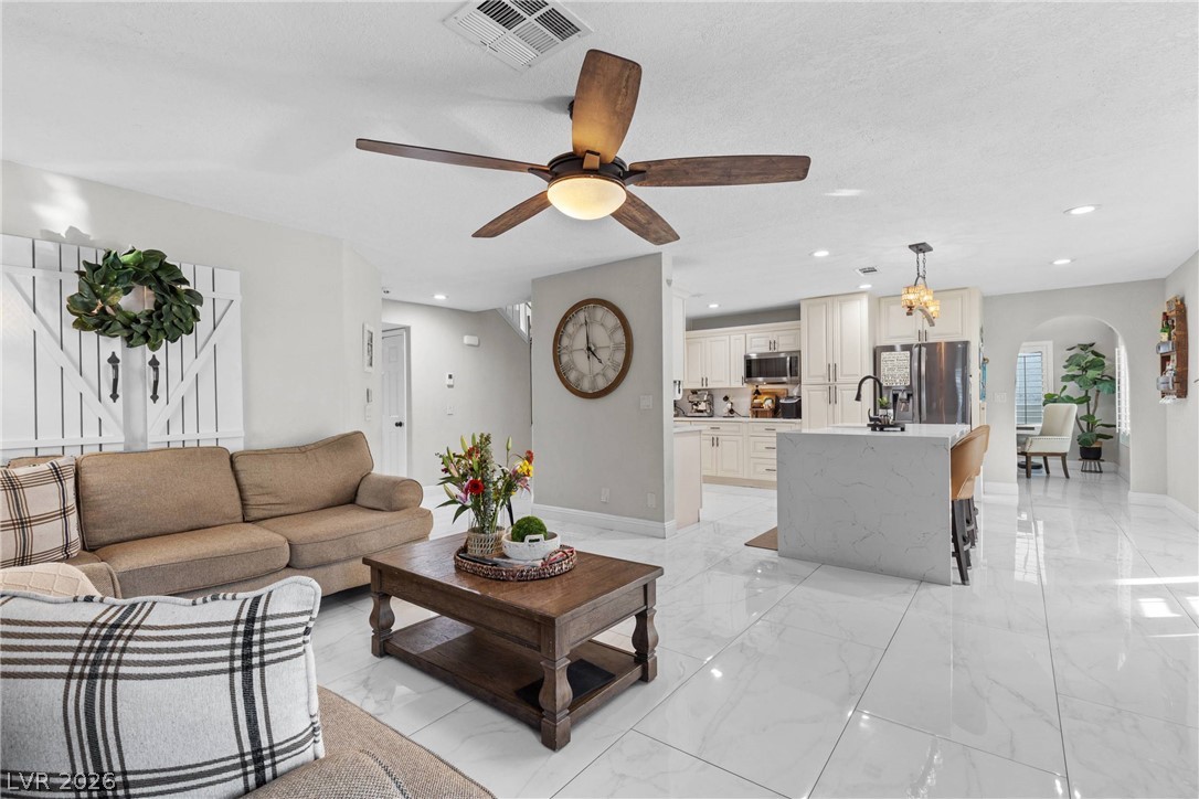 407 Crater Court Property Photo 17