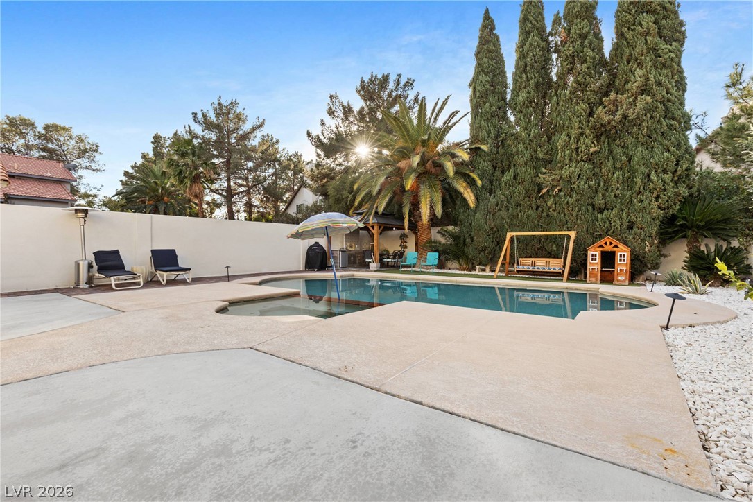 407 Crater Court Property Photo 43