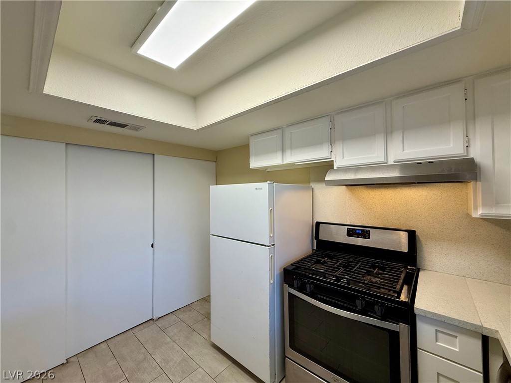 5923 Laredo Street Property Photo 5