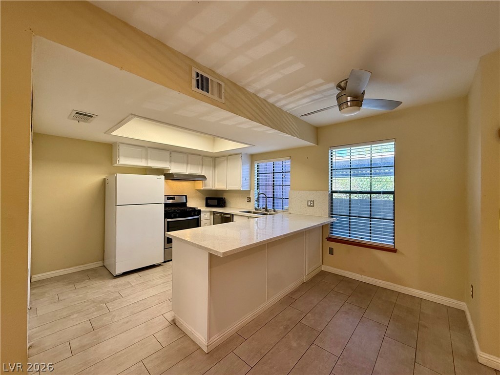 5923 Laredo Street Property Photo 6