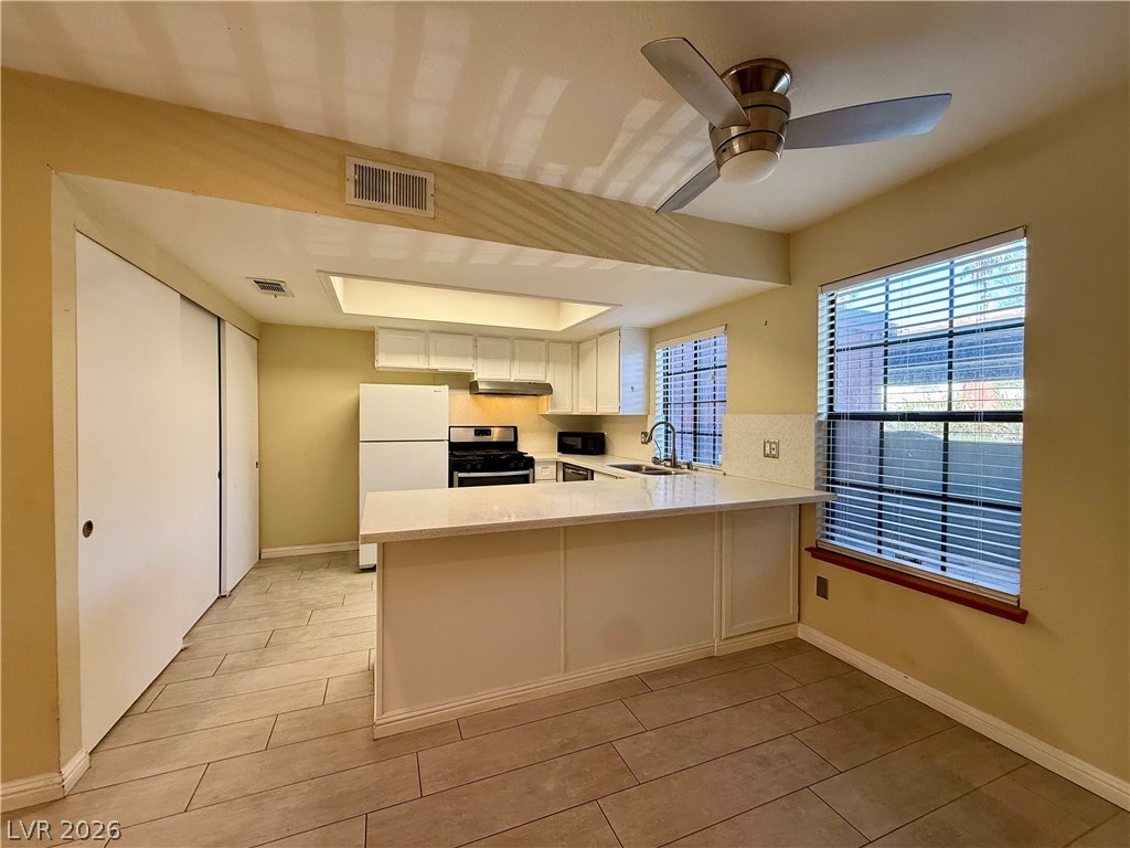 5923 Laredo Street Property Photo 7