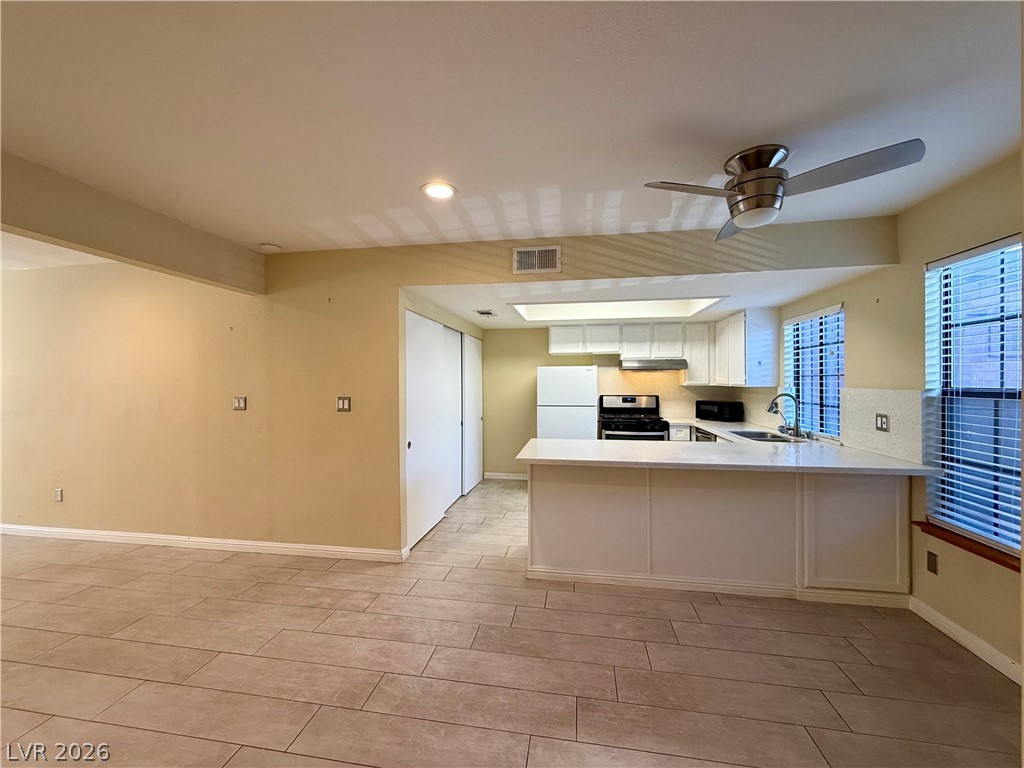 5923 Laredo Street Property Photo 8