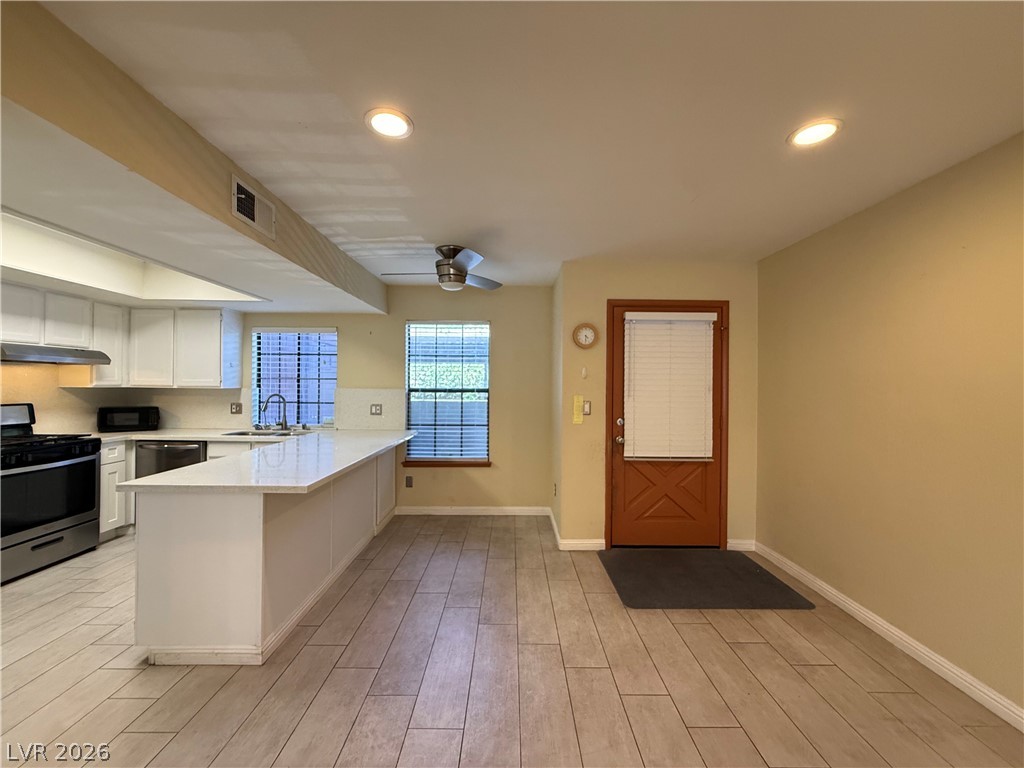5923 Laredo Street Property Photo 11