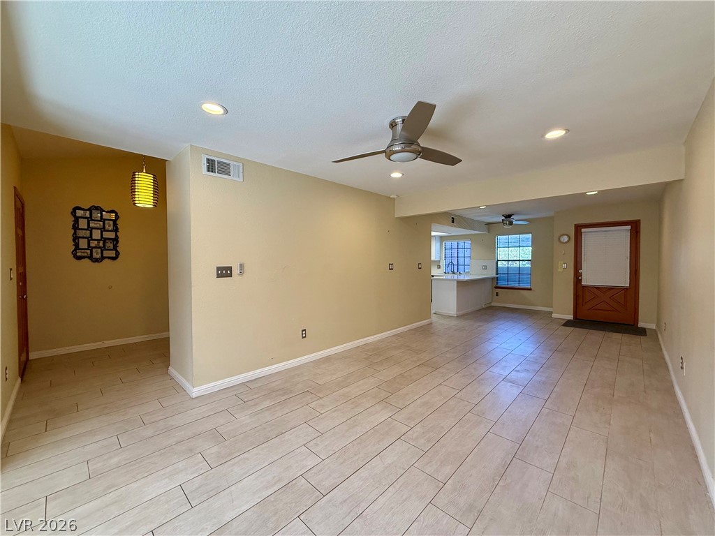 5923 Laredo Street Property Photo 16