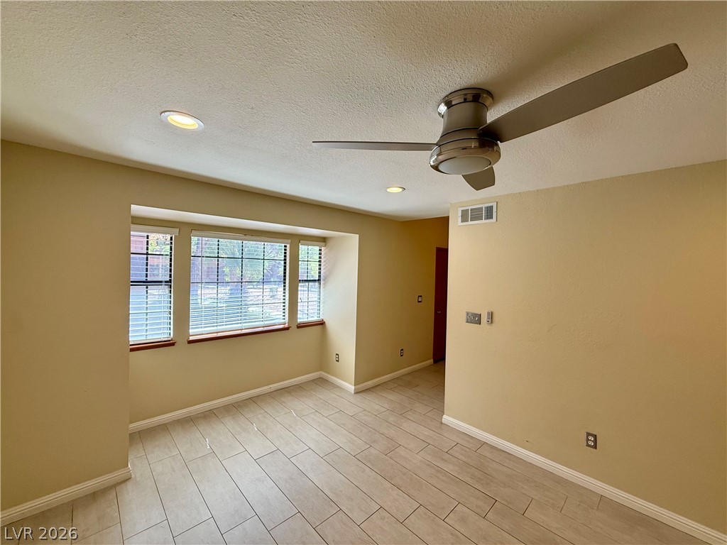 5923 Laredo Street Property Photo 18