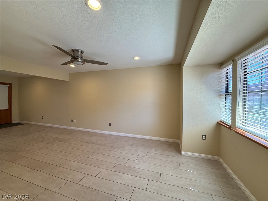 5923 Laredo Street Property Photo 19