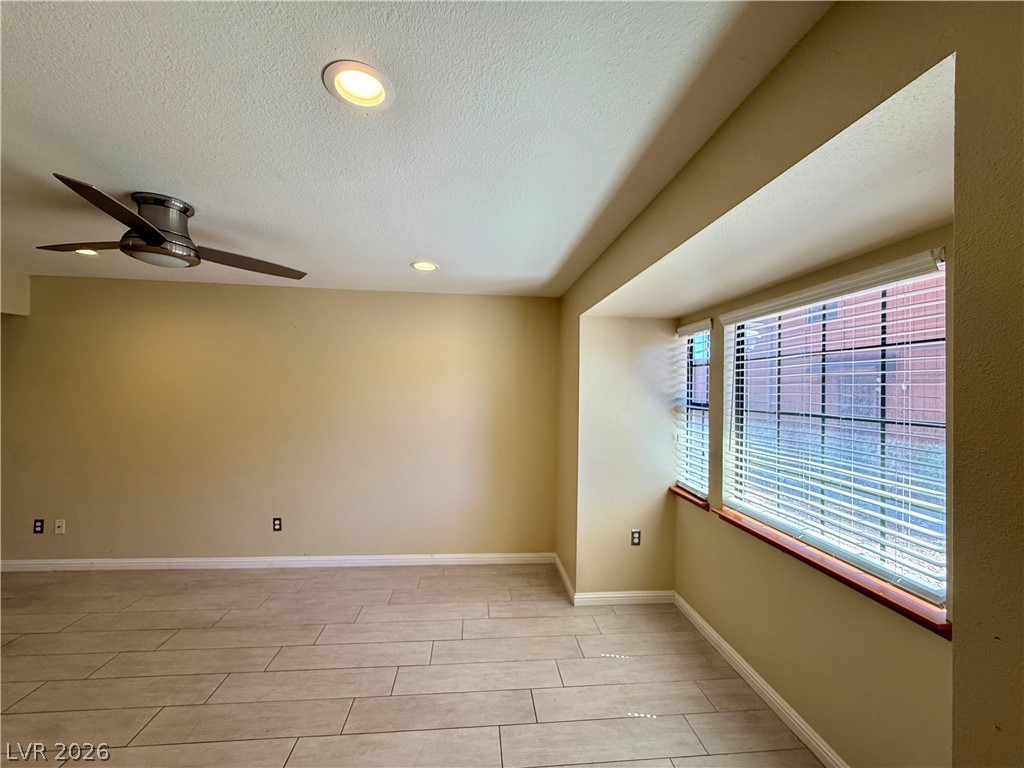 5923 Laredo Street Property Photo 20