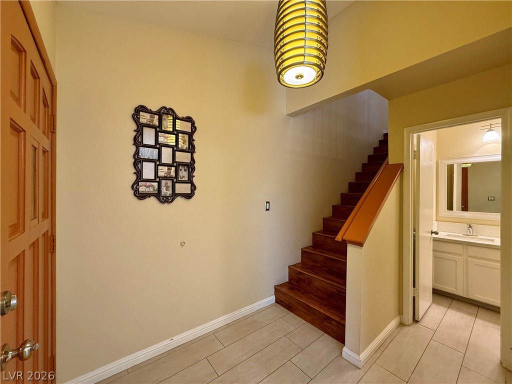 5923 Laredo Street Property Photo 22