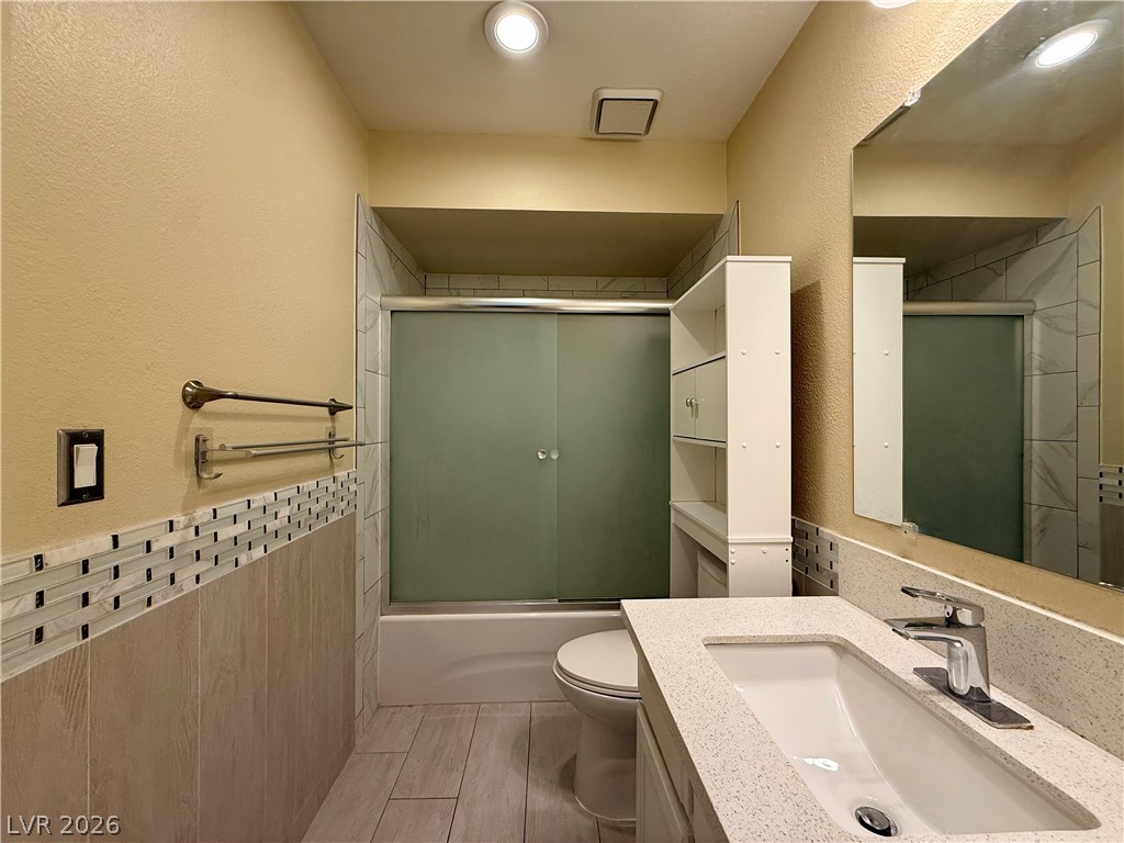 5923 Laredo Street Property Photo 45