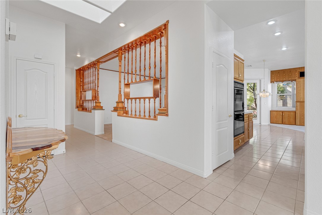 3131 Surf Spray Street Property Photo 6