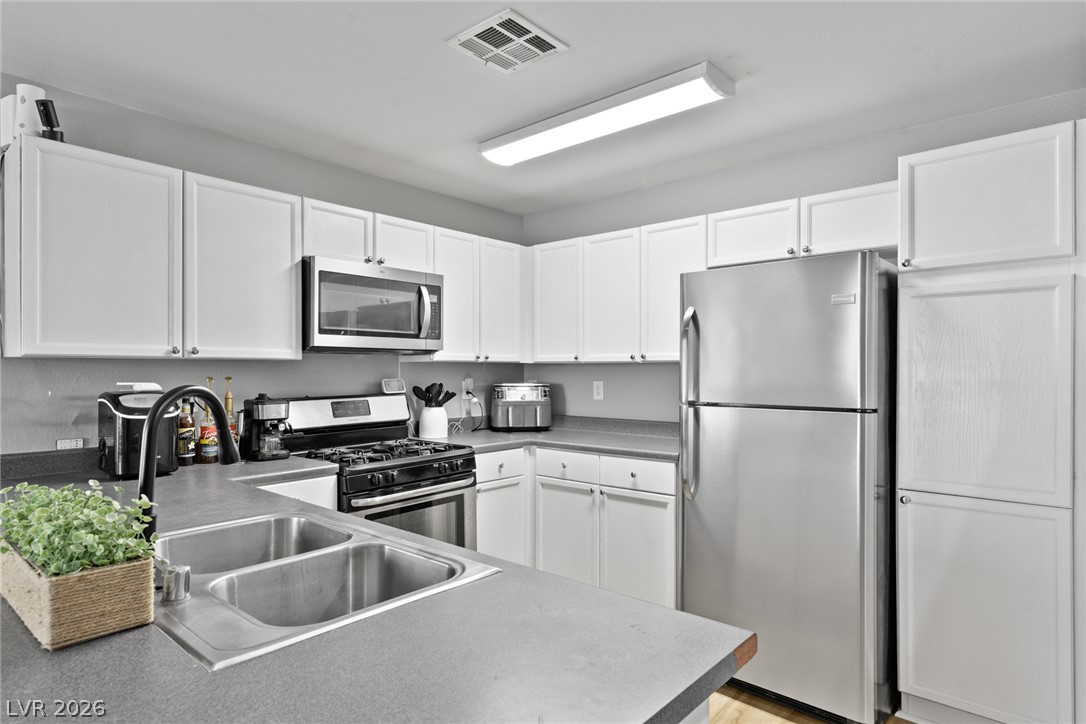 9052 Tailor Made Avenue Property Photo 5