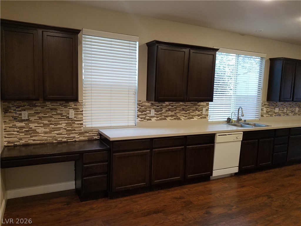 3412 Lacebark Pine Street Property Photo 4