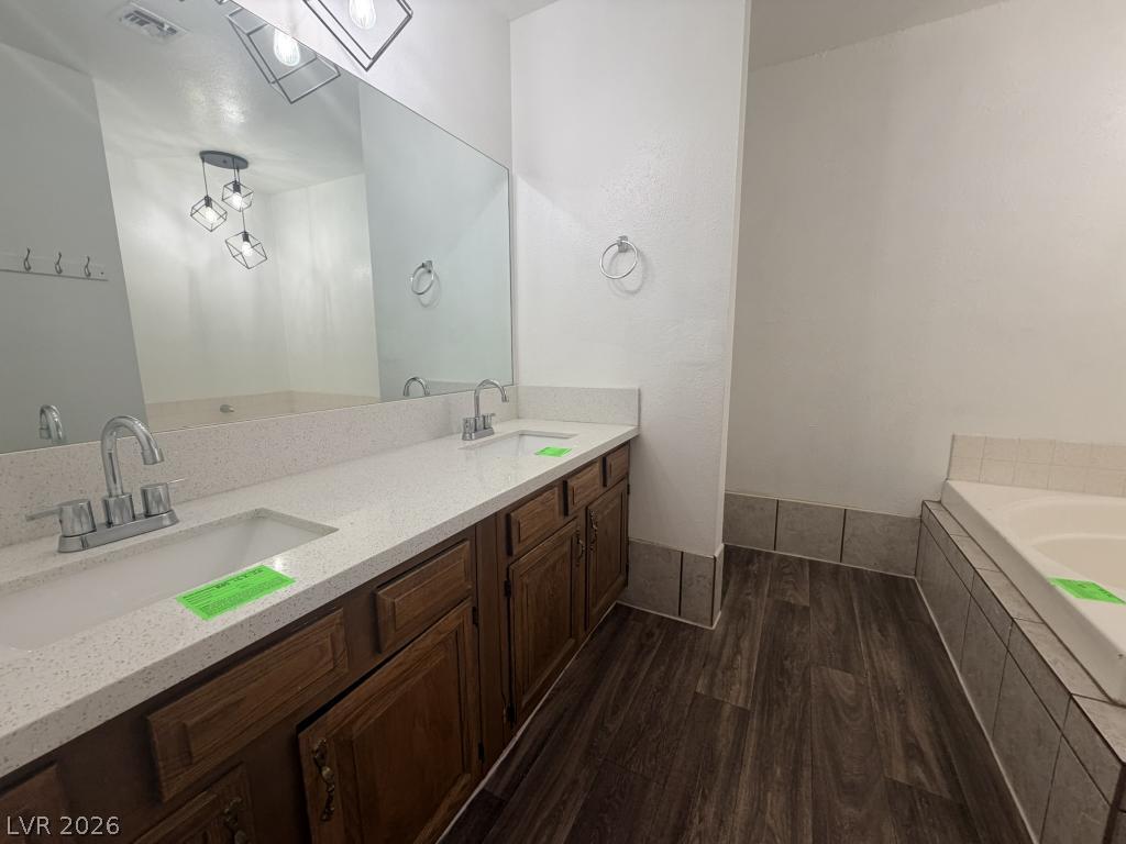 3940 Edgemoor Way Property Photo 5