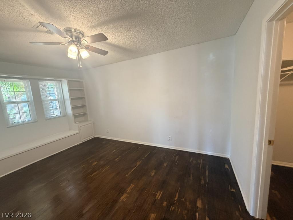3940 Edgemoor Way Property Photo 7