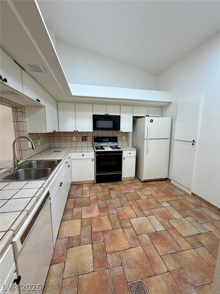 5204 Las Cruces Drive Property Photo 13