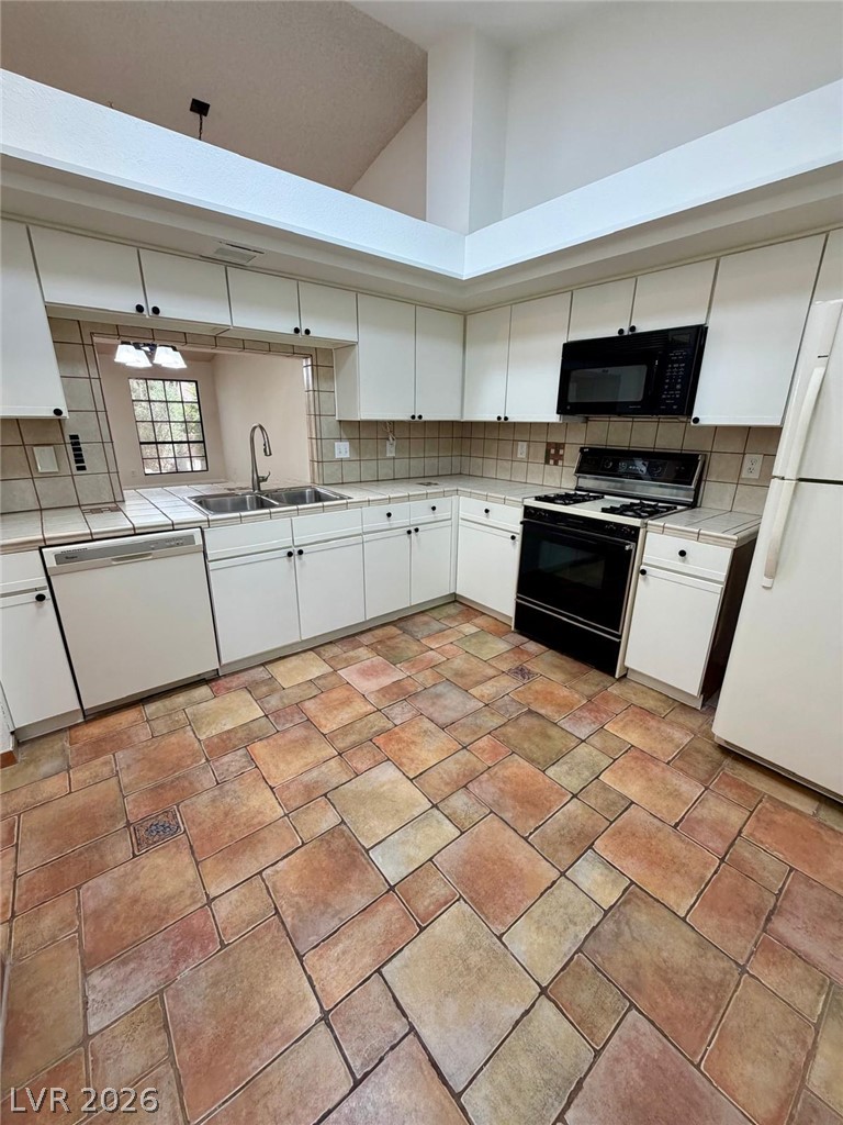 5204 Las Cruces Drive Property Photo 15