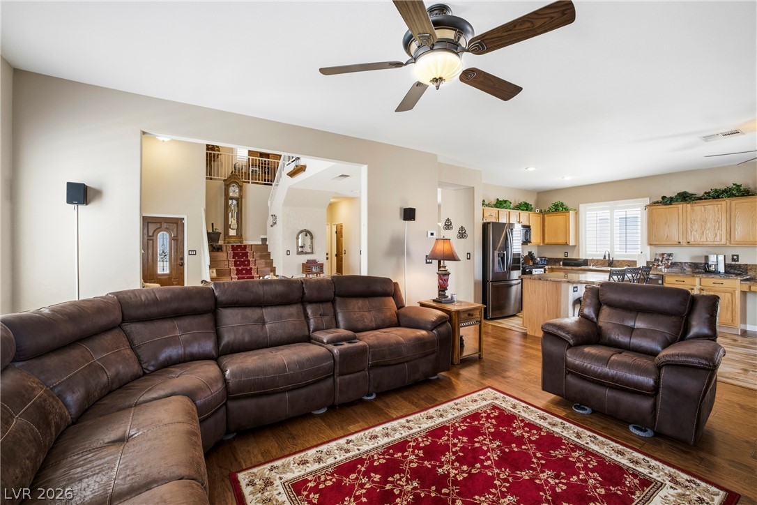 4556 Yellow Harbor Street Property Photo 8