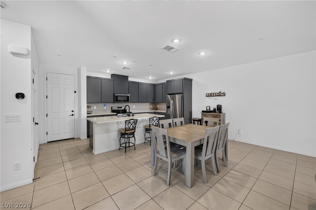 826 Royal Beekman Street Property Photo 8