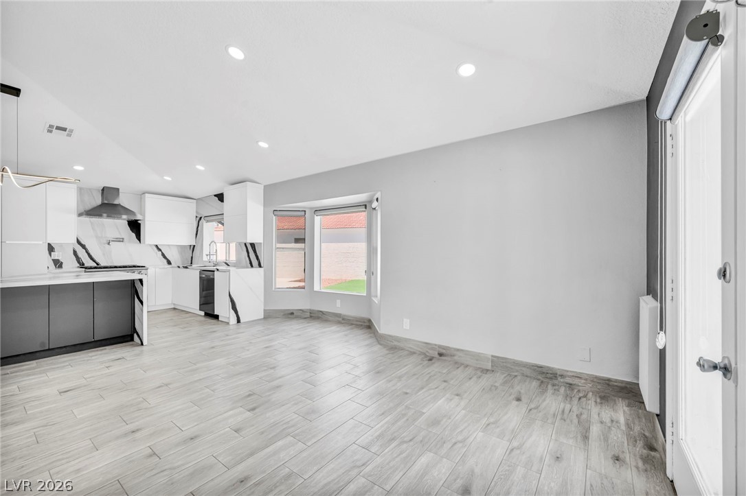 3000 Blue Fin Circle Property Photo 8