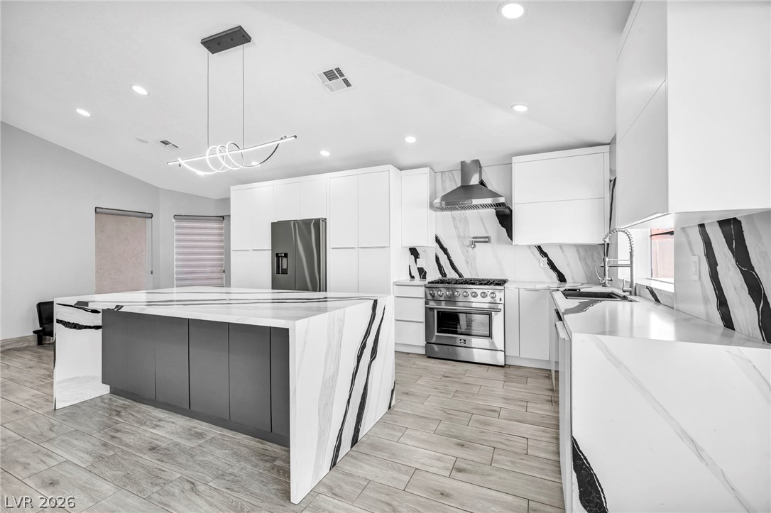3000 Blue Fin Circle Property Photo 12
