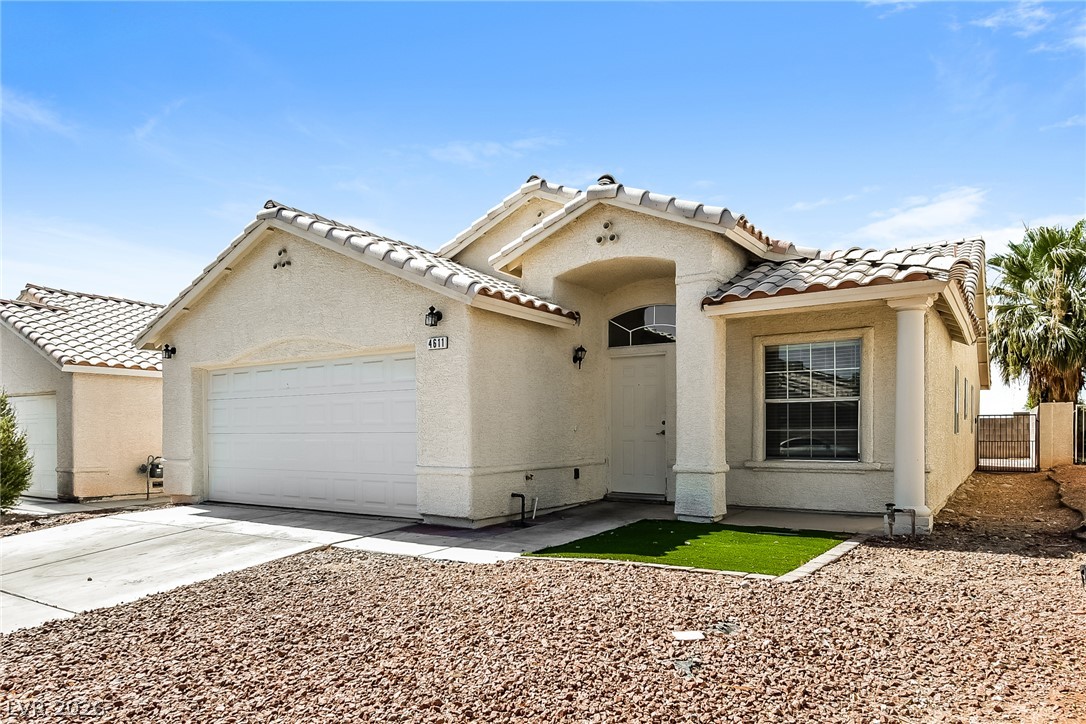 4611 Chestnut Blaze Drive Property Photo 3
