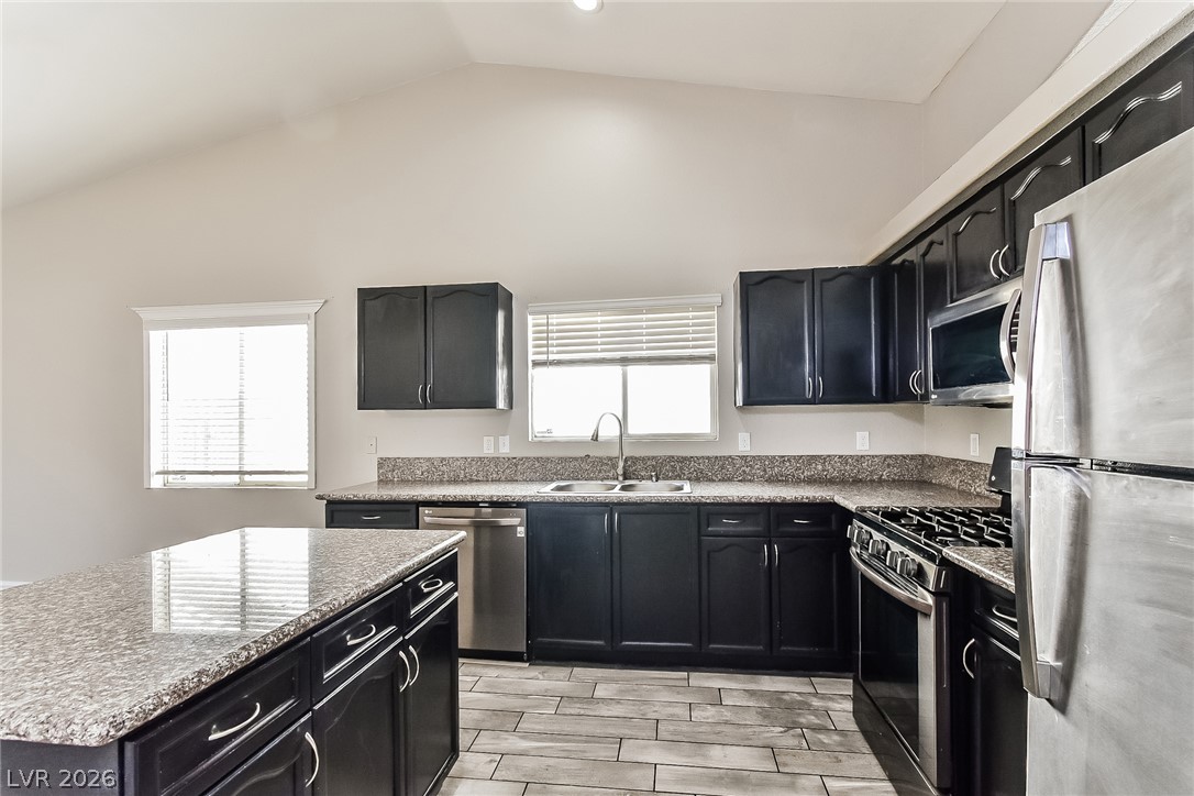 4611 Chestnut Blaze Drive Property Photo 7