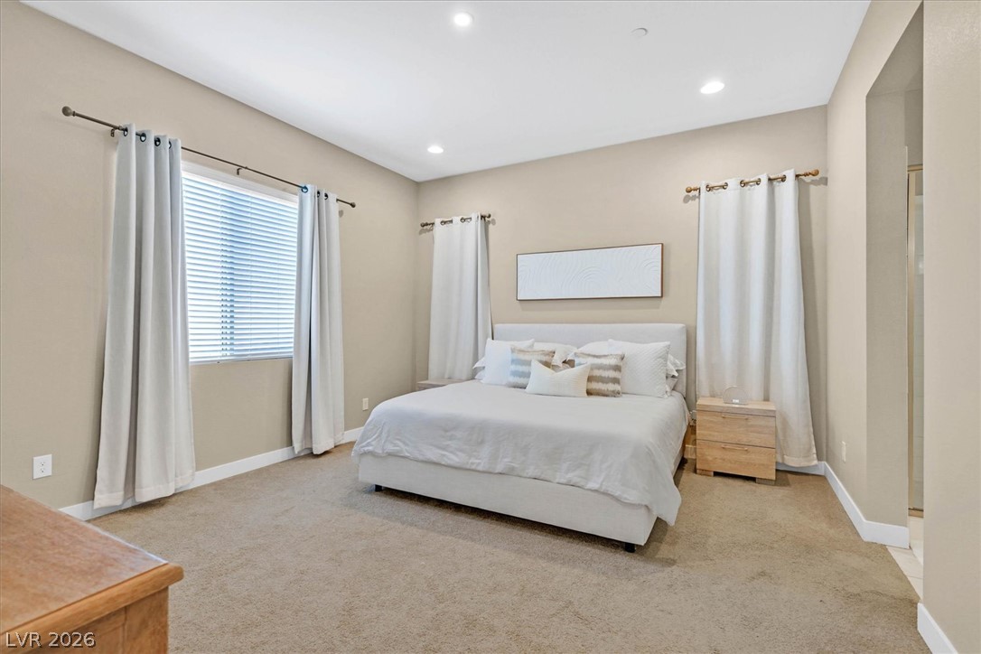552 Comodo Street Property Photo 14