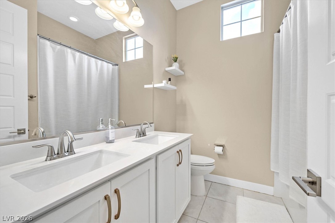 552 Comodo Street Property Photo 22