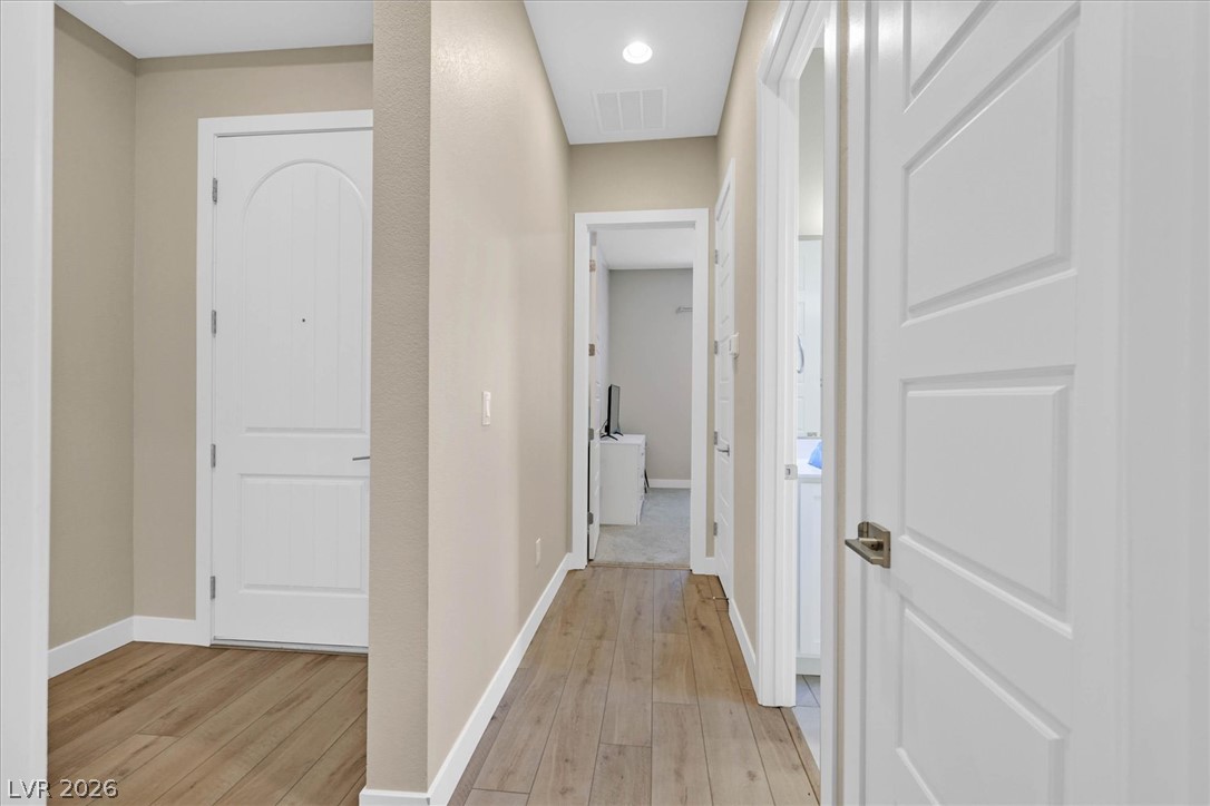 552 Comodo Street Property Photo 23