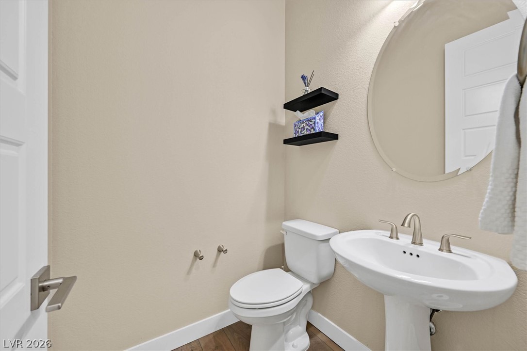 552 Comodo Street Property Photo 25