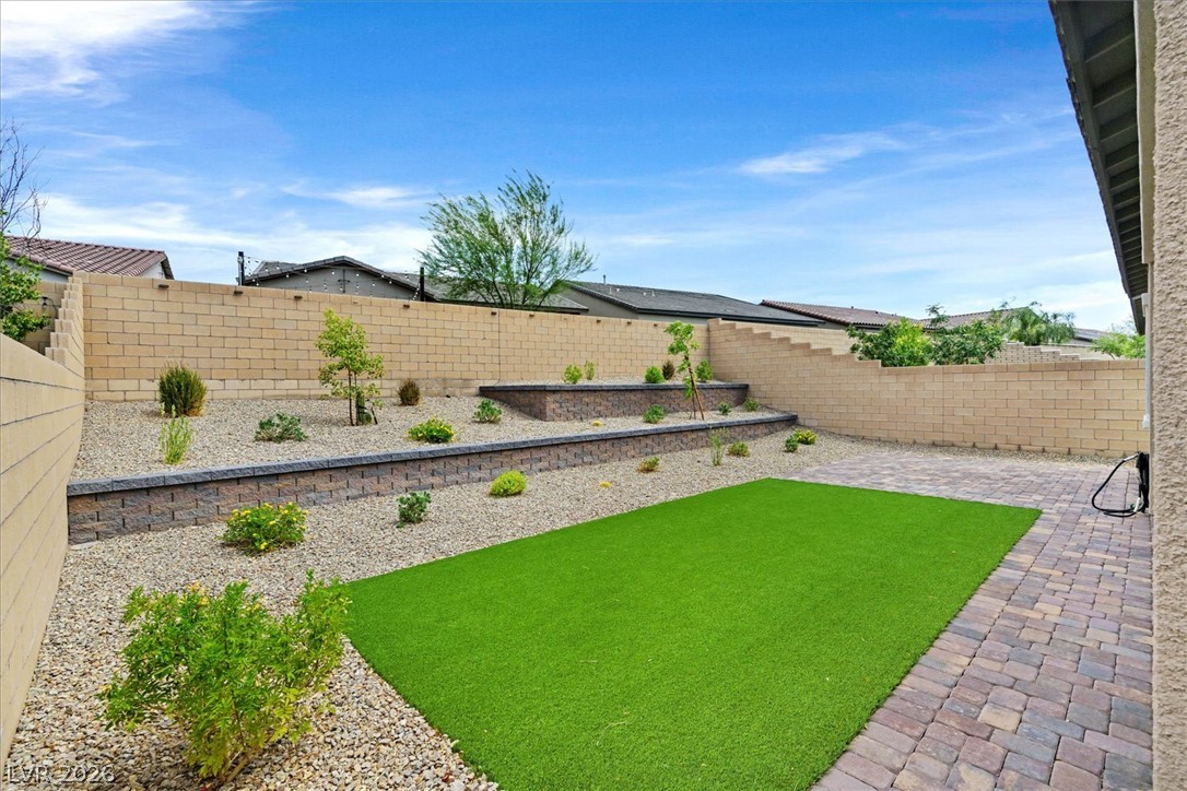552 Comodo Street Property Photo 28