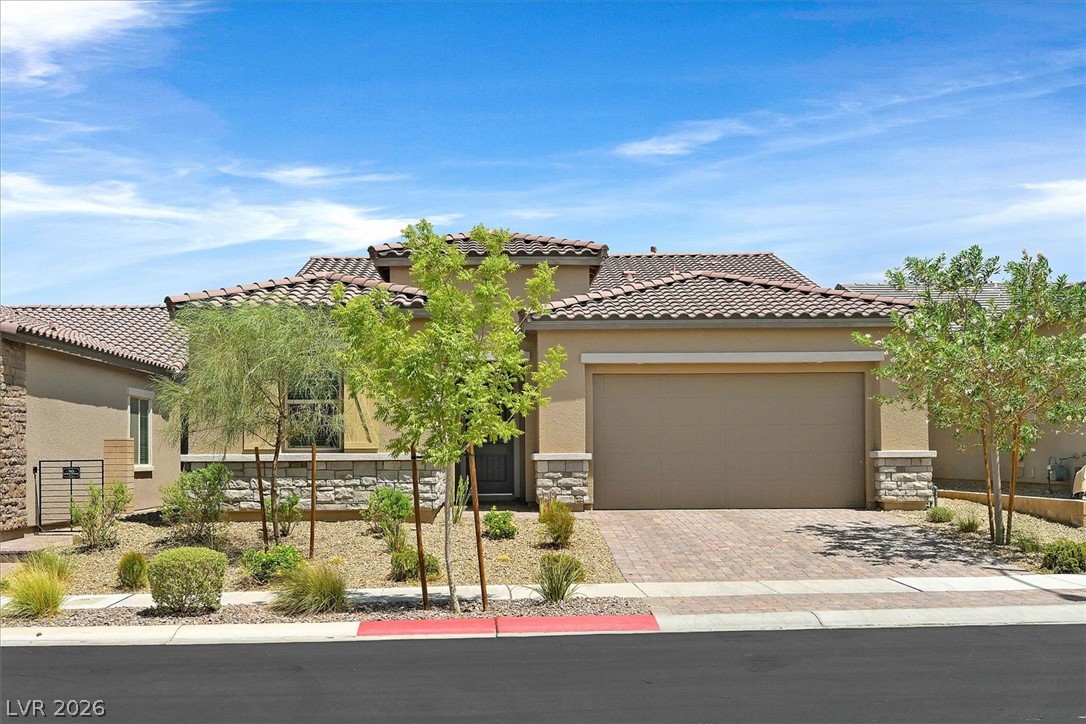 552 Comodo Street Property Photo 30