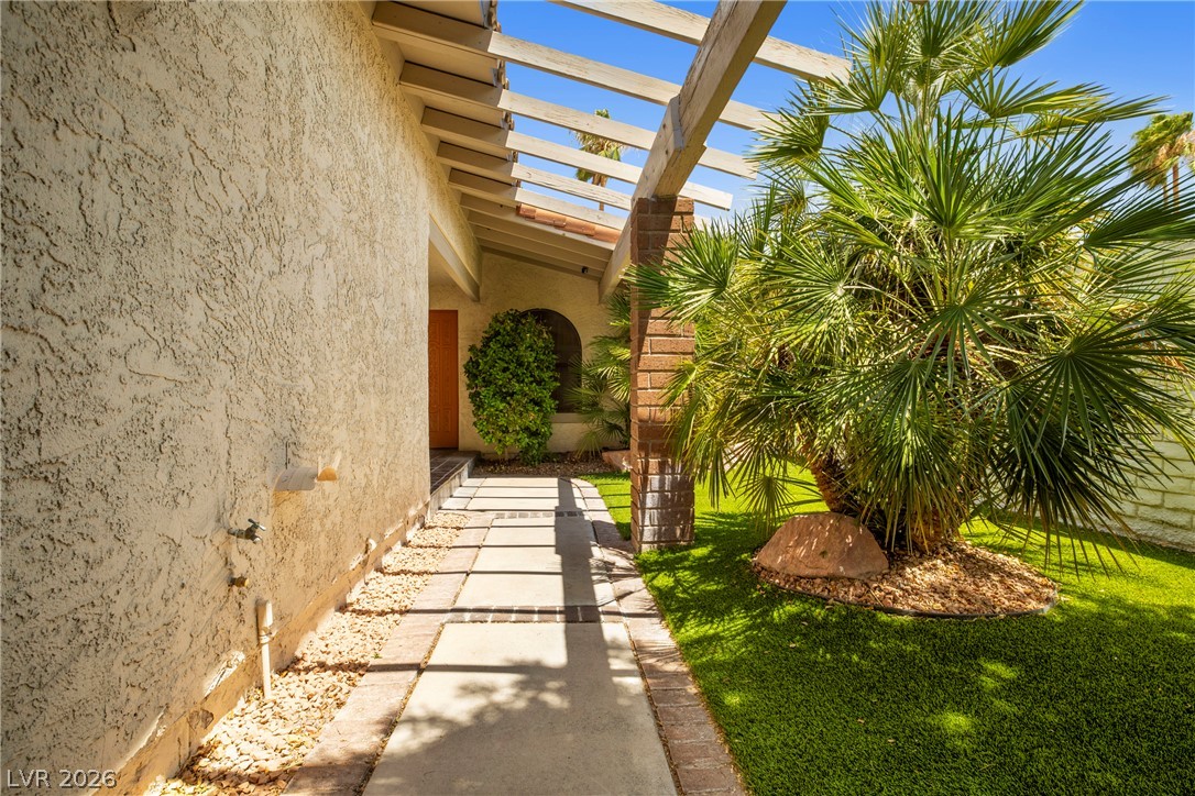 1913 Plaza Del Dios Property Photo 5