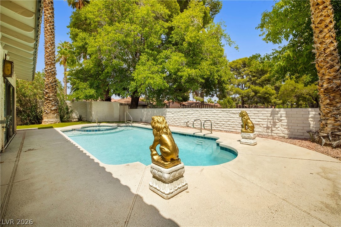 1913 Plaza Del Dios Property Photo 38