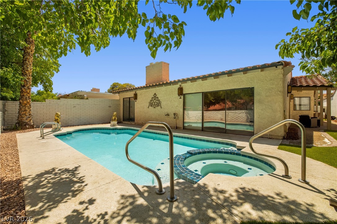 1913 Plaza Del Dios Property Photo 40