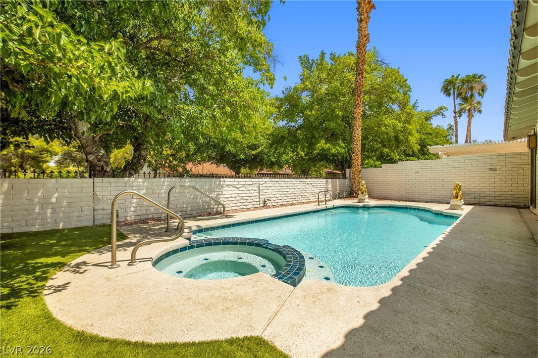 1913 Plaza Del Dios Property Photo 41
