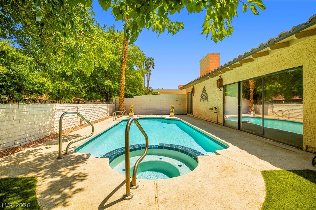 1913 Plaza Del Dios Property Photo 42