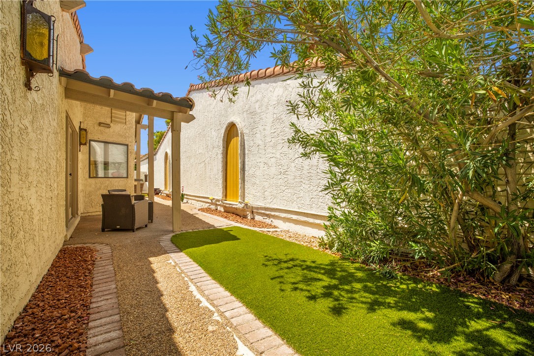 1913 Plaza Del Dios Property Photo 43