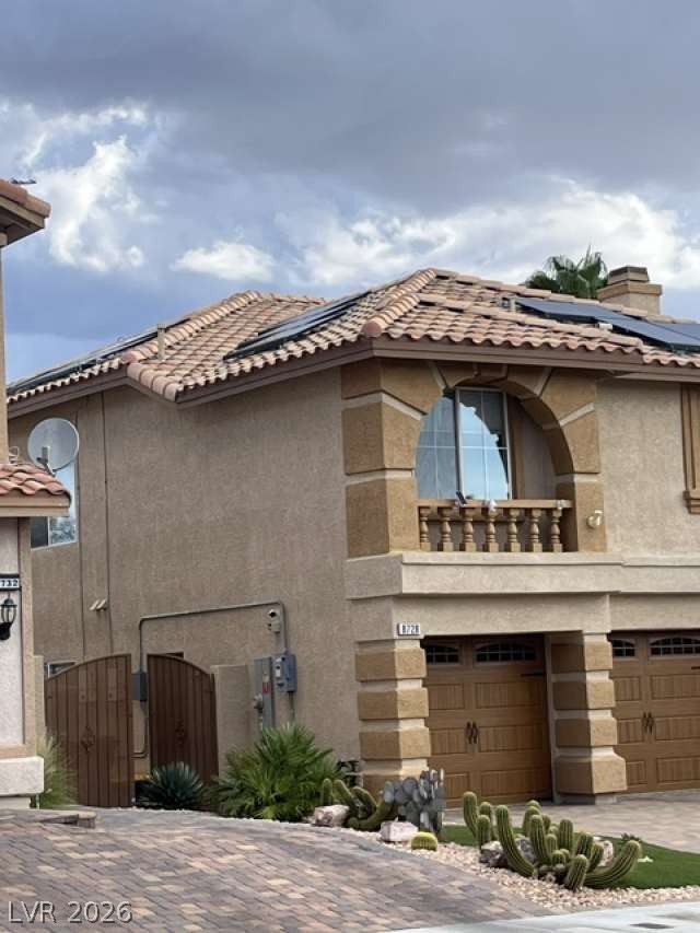 8728 Castle Hill Avenue Property Photo 3