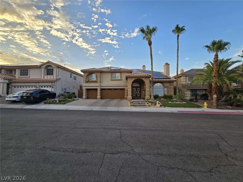 8728 Castle Hill Avenue Property Photo 4