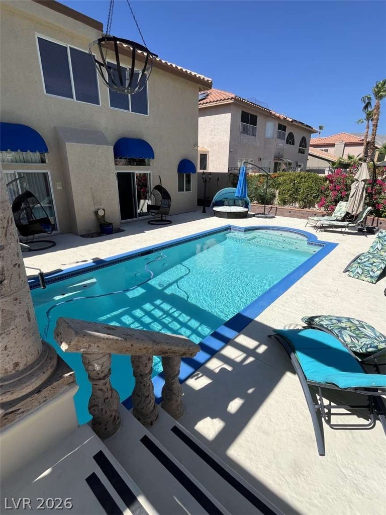 8728 Castle Hill Avenue Property Photo 7