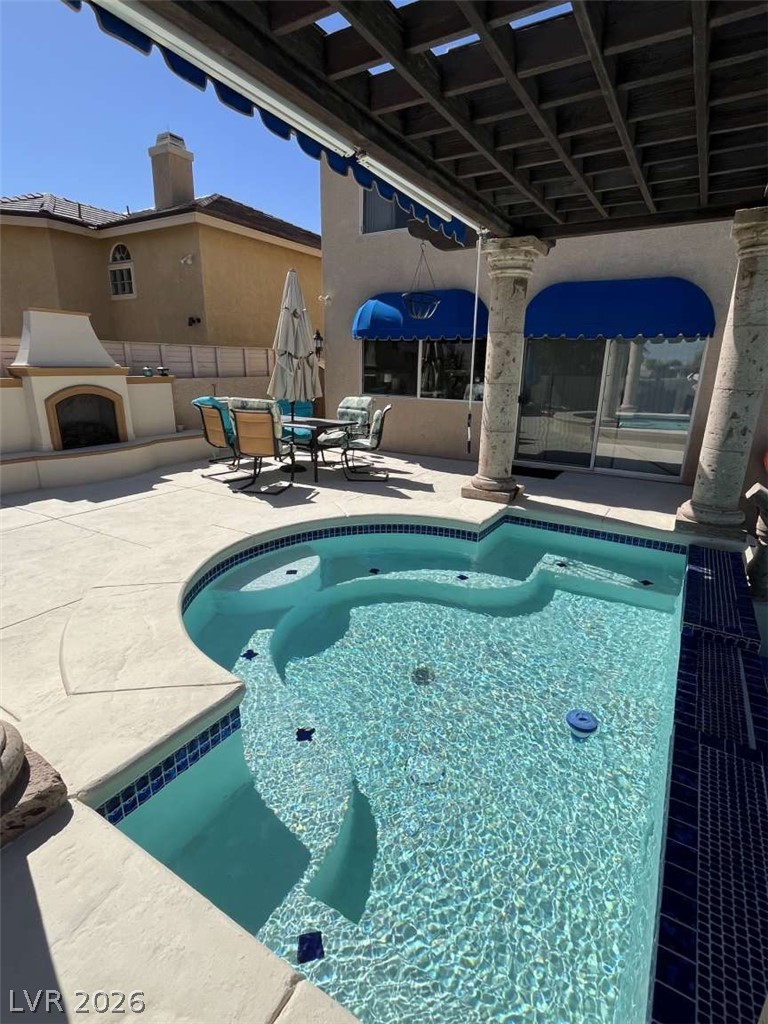 8728 Castle Hill Avenue Property Photo 8