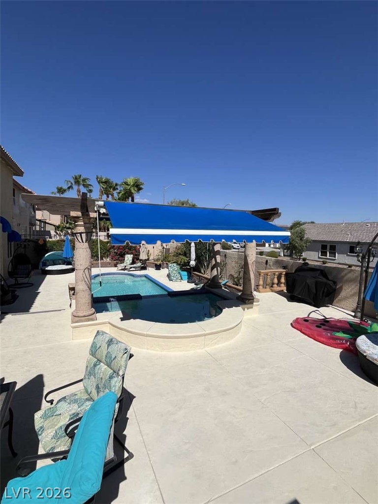 8728 Castle Hill Avenue Property Photo 10